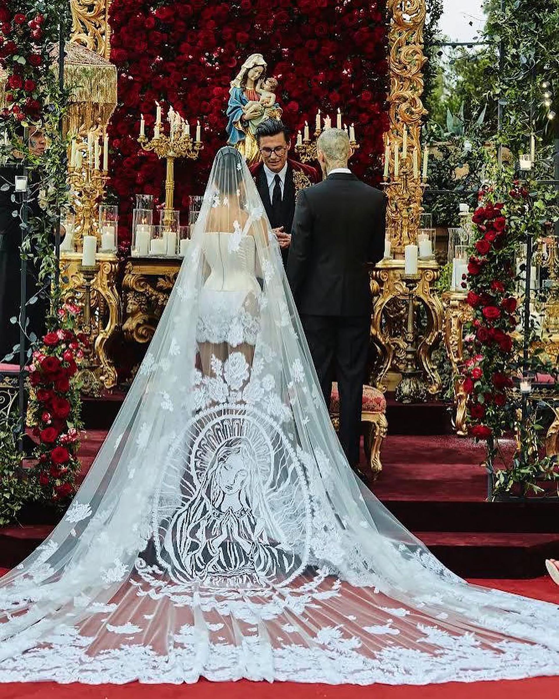boda kourtney kardashian Kourtney Kardashian y Travis Barker se casaron en una lujosa y millonaria boda en Italia - Infobae