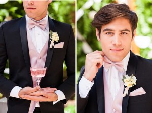 novio con detalles rosas