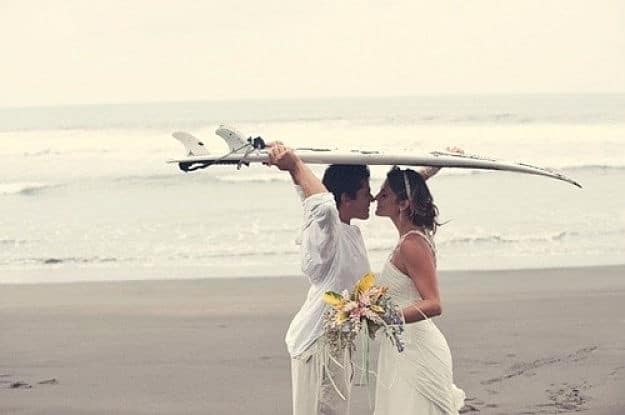 El amor en una boda surfera