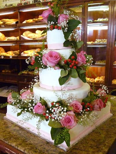 Tarta de bodas con flores